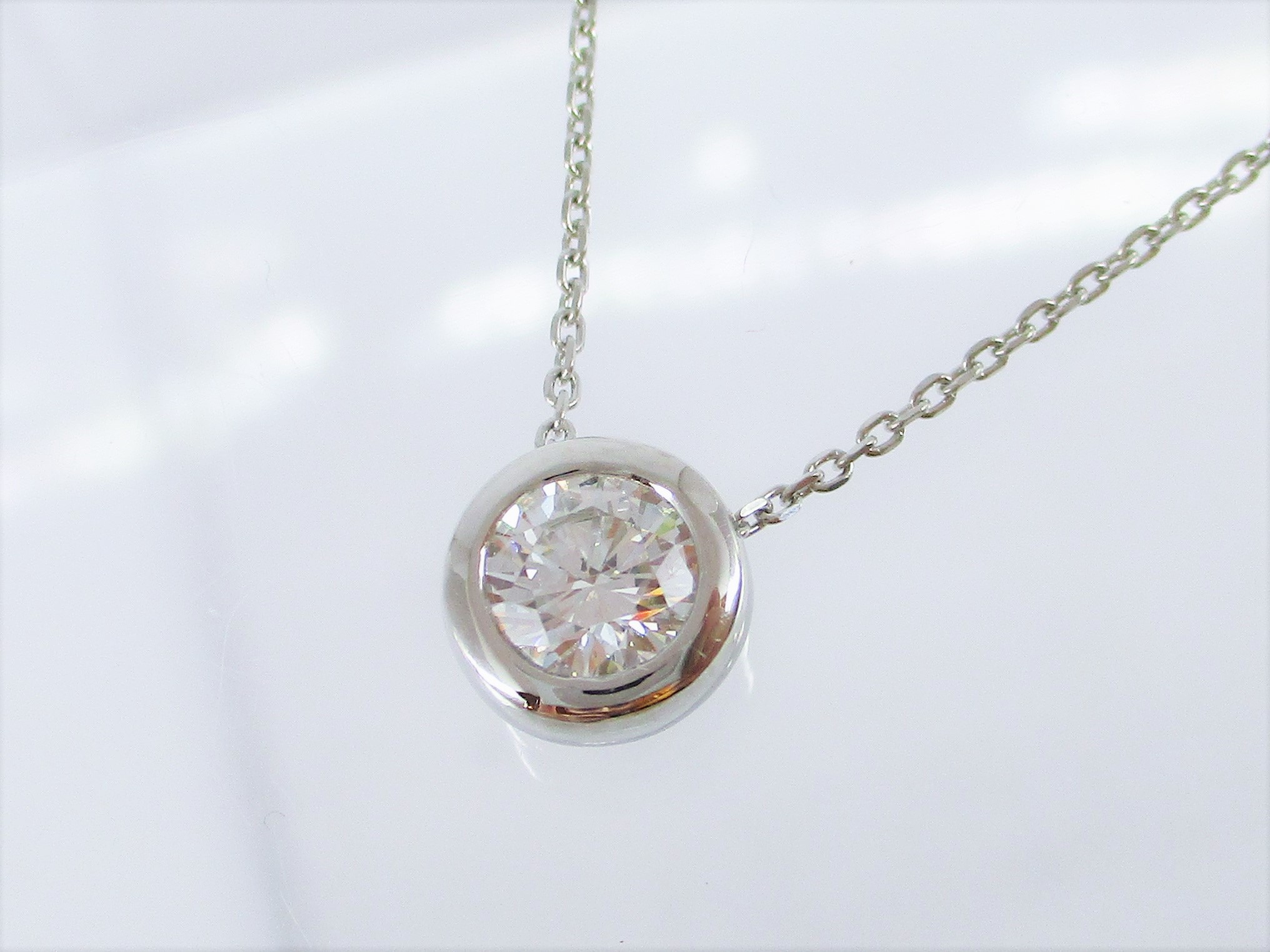 奥様へのプレゼントにダイヤのネックレスをリメイク - ダイヤモンドリフォーム専門店 Re:Switch